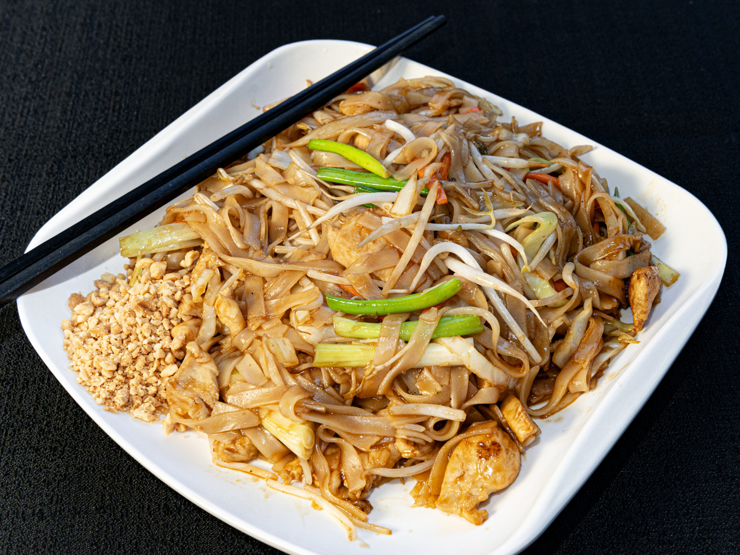 Stir Fried Noodles Chicken